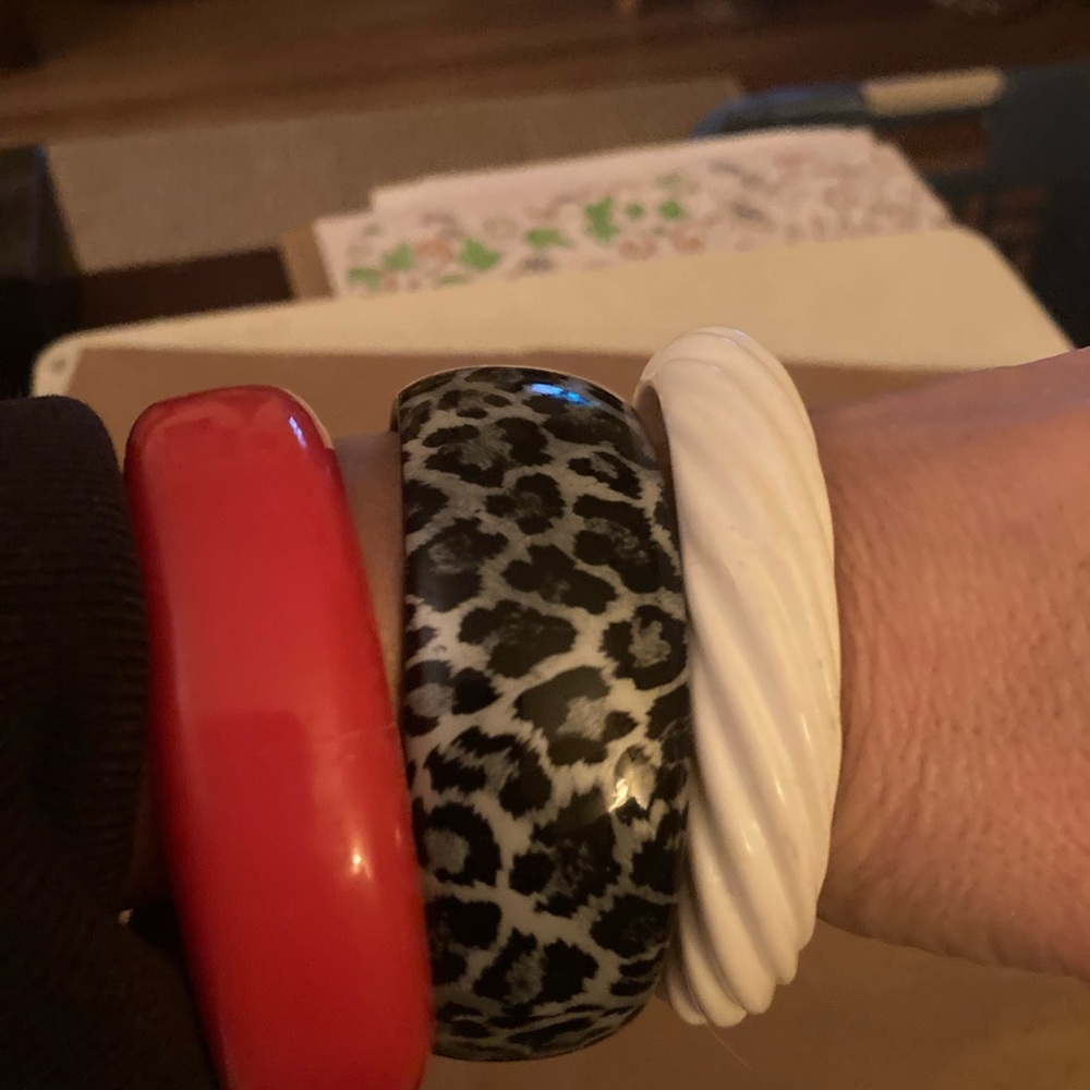 A Bundle of Bangles - 30 total - Picture 8 of 13